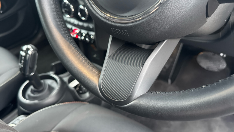 MINI Hatchback 1.5 Cooper Classic Premium Plus 5dr Auto Petrol Hatchback